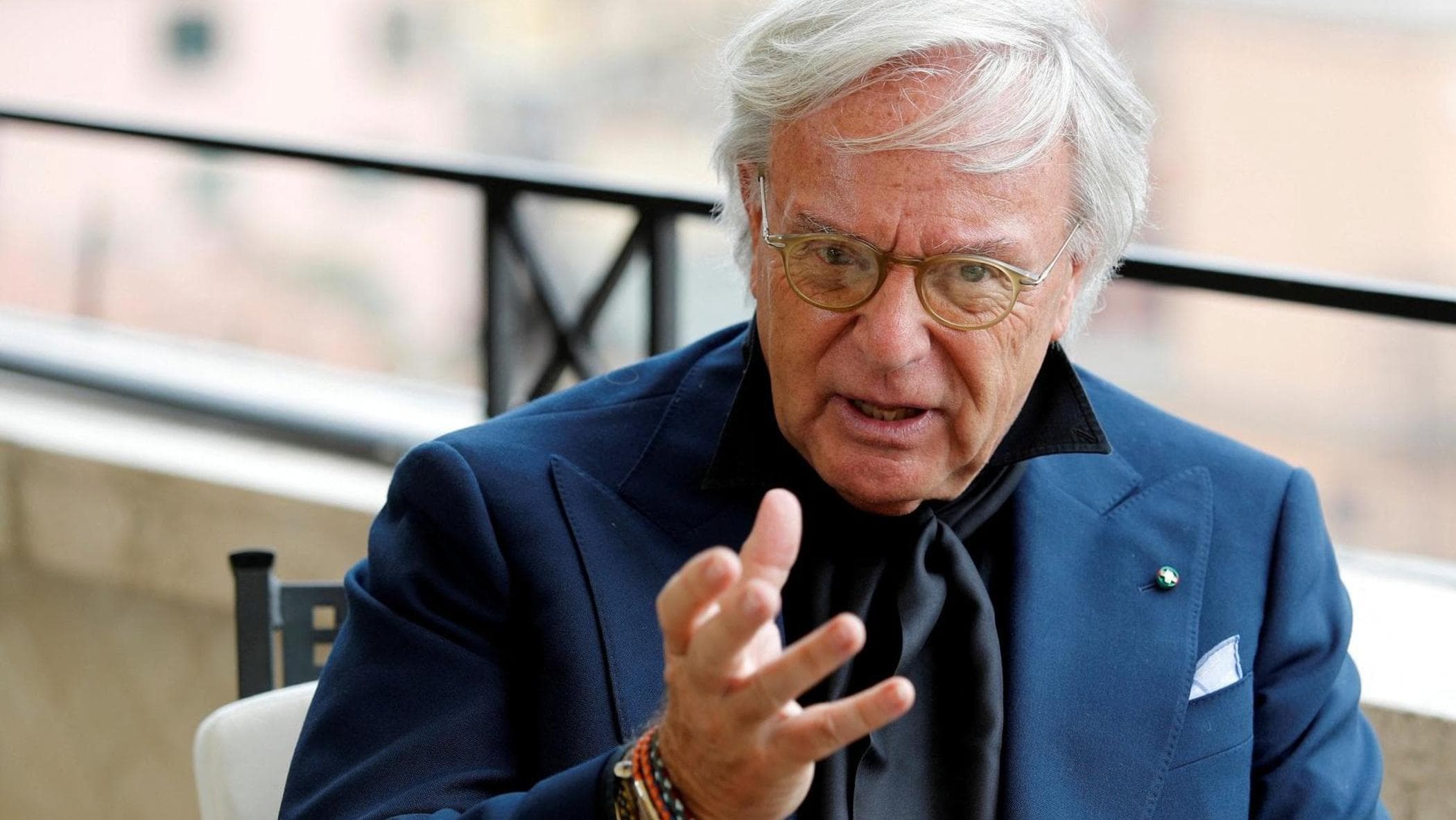 Tod's ve Della Valle kardeşler, listeden çıkarmak için bir devralma teklifi başlatır.  “En uygun tercih borsadan çıkın”
