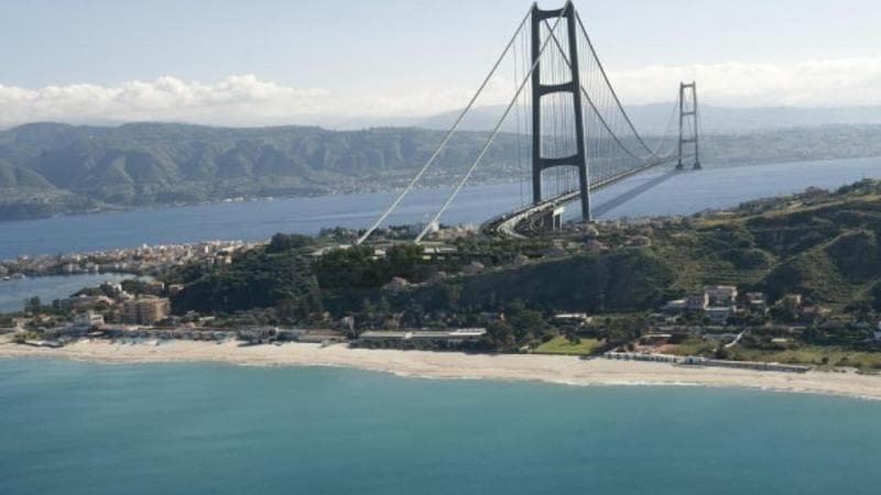 Una elaborazione grafica del progetto del ponte sullo Stretto

