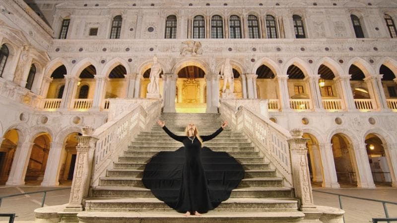 Tutti amano il mondo di Patty Pravo
