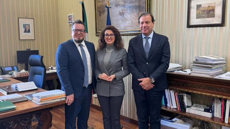 Da sinistra, Adriano Bordignon (presidente Forum Famiglie) e i viceministri Maria Teresa Bellucci (Lavoro) e Maurizio Leo (Economia)