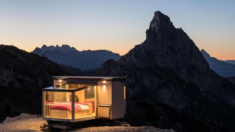 I mini hotel di vetro dividono il Veneto. “Sono le Dolomiti, non Disneyland”