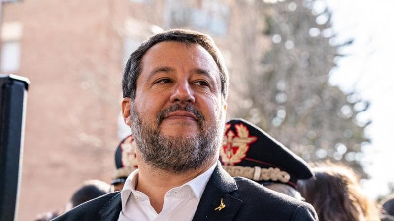 Hanno tutti ragione | Da Capitano a Bertinotti di Meloni. L'ultima disperata corsa di Salvini per non perdere la Lega