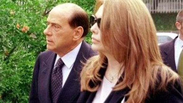 Marina e Veronica, una figlia per amica e una moglie spina nel fianco: le due donne di Berlusconi