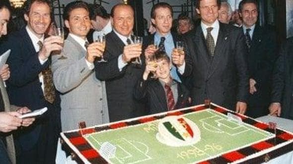 Pier Silvio Berlusconi e il padre, un legame inattaccabile: "Quando entrò in politica fu un incubo"
