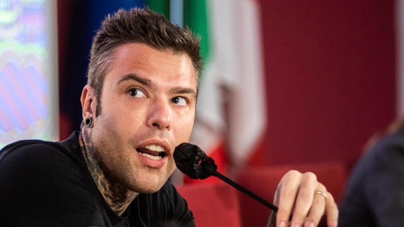 Fedez nullatenente, che cosa dice la legge sui beni intestati alle società
