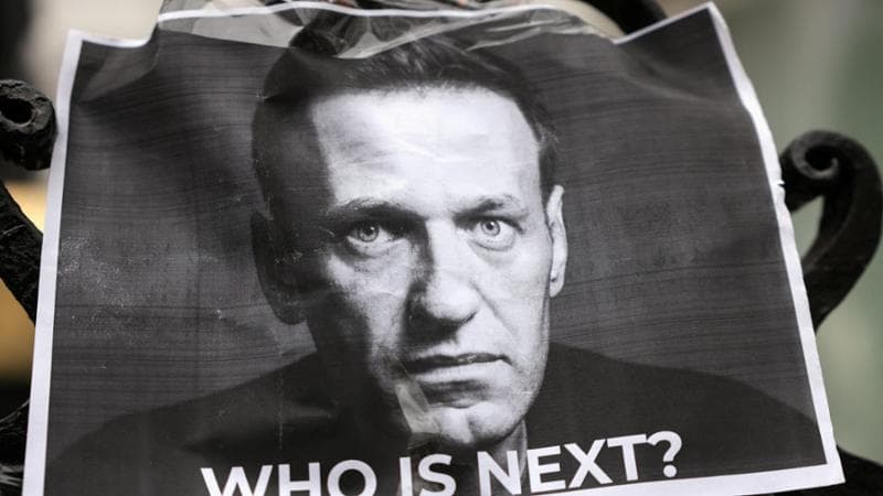 Il “Sacro sacrificio”, la teoria del complotto sulla morte di Navalny: “L’Occidente lo ha ucciso per fermare Putin”