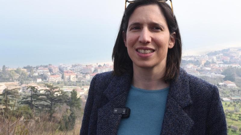 La segretaria del Partito Democratico, Elly Schlein, a Vasto (Chieti) per sostenere la candidatura di Luciano D'Amico a presidente della Regione alle elezioni del prossimo 10 marzo (Ansa)
