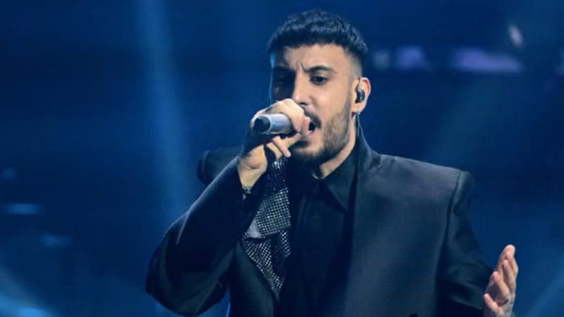 Fred De Palma a Sanremo 2024: “Ho scritto il pezzo in estate, non per Sanremo. Ma poi è stato benedetto da Ama...”