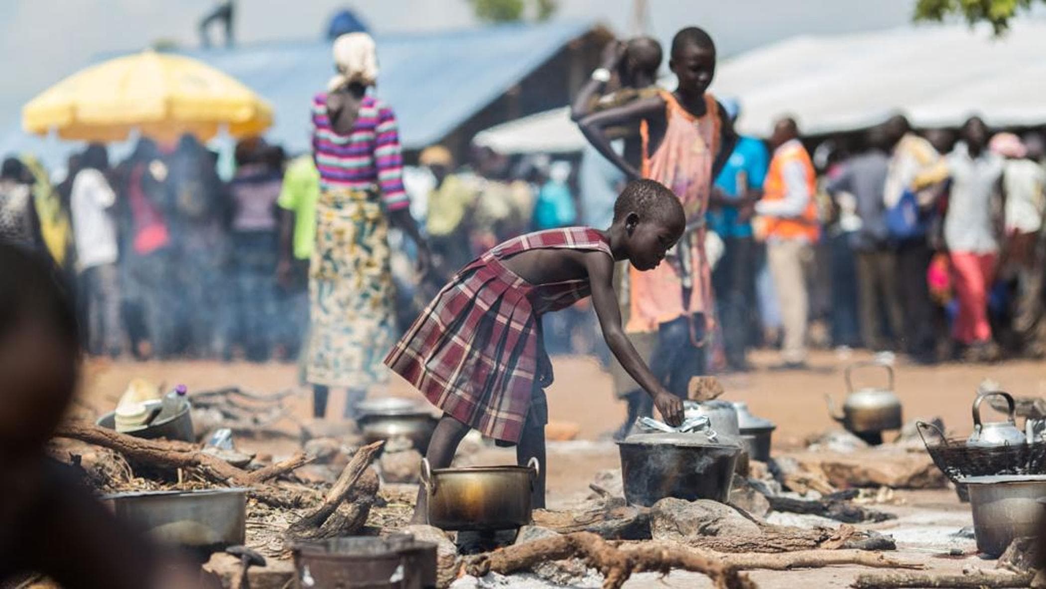 Sudan, savaş ve kriz hiçbir çözülme belirtisi göstermiyor ve dolayısıyla yerinden edilme, açlık ve yetersiz beslenme artmaya devam ediyor