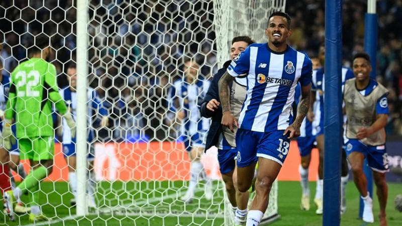 Galeno esulta dopo il gol vittoria
