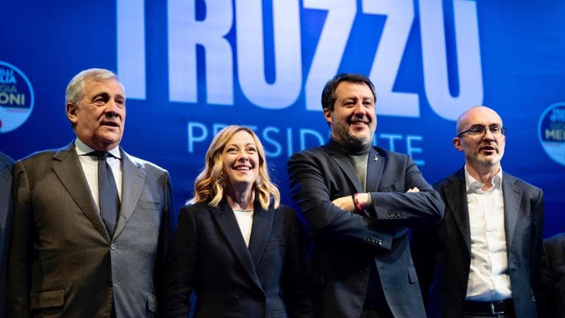 Da Navalny al terzo mandato, gelo tra Meloni e Salvini. Il leghista: “Non mi volevi vicino sul palco, eh?”