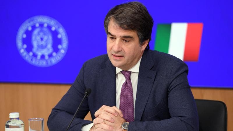 Il governo ammette la frenata, spesi solo metà dei fondi Pnrr. Derby Fitto-Giorgetti per la poltrona di commissario Ue