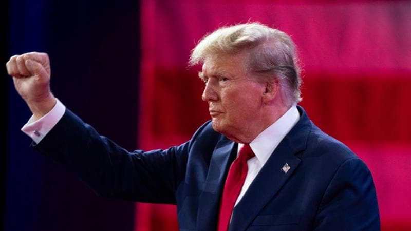 Trump senza freni: “Senza di me gli Stati Uniti verranno cancellati. A novembre licenziamo Biden”