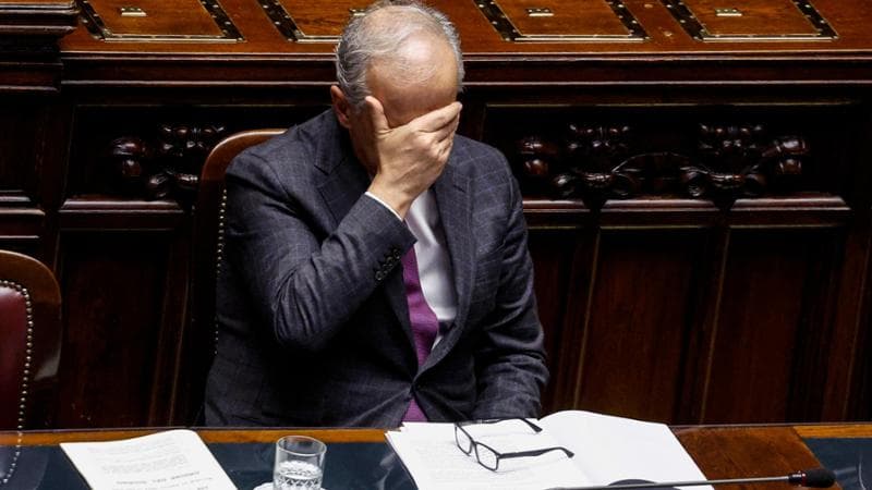 “A Pisa difendevamo luoghi sensibili”. Piantedosi prima riconosce errori, poi sposa la linea dura imposta da Palazzo Chigi