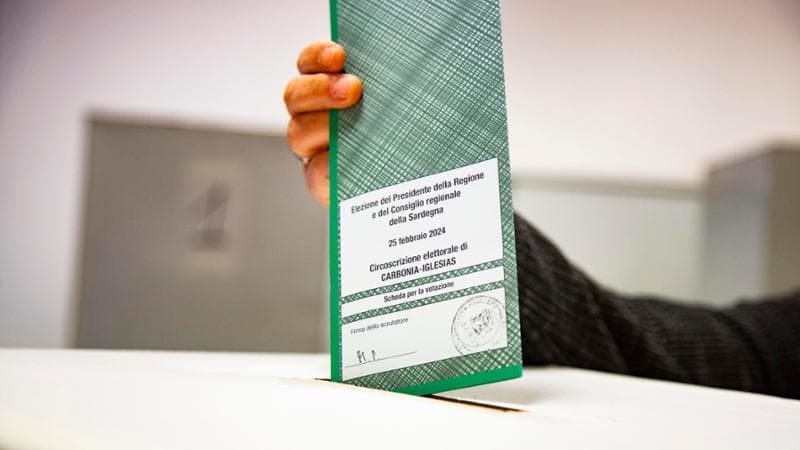 Regionali in Sardegna, affluenza al 52,4%, in lieve calo. Sulla Lega incombe l’incubo del flop