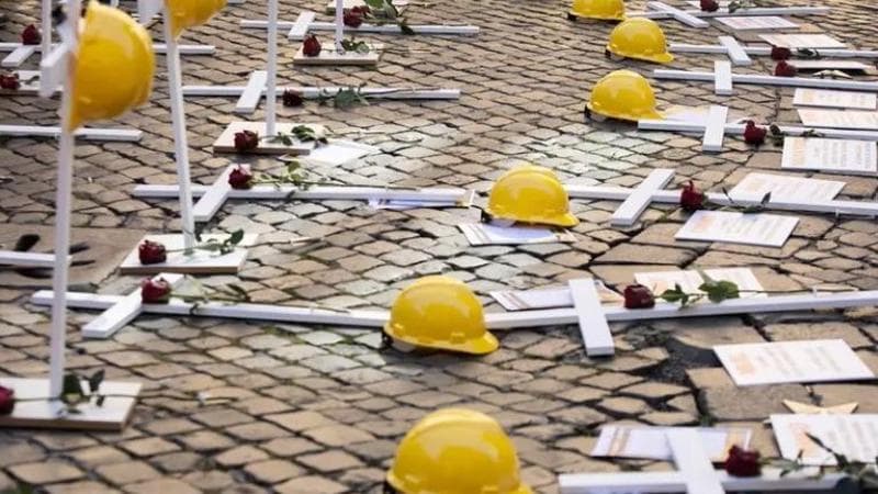 Stretta sui subappalti nei cantieri. Un “salario minimo” contro i ribassi