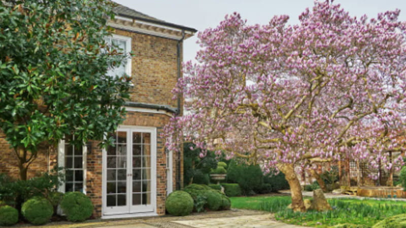 In vendita a Londra la casa di Freddie Mercury. 30 milioni di sterline per la leggendaria villa di Kensington