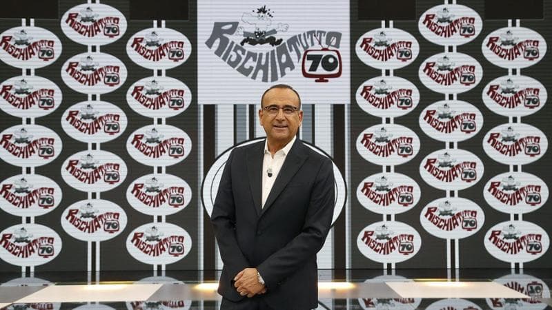 Carlo Conti riporta in televisione la magia del ‘Rischiatutto’