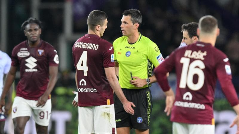 Torino-Fiorentina 0-0: i granata resistono in 10 tra tensioni e polemiche