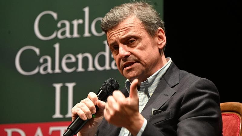 Calenda chiude al campo largo: “Non esiste, è teatro. Insieme in Abruzzo solo perché il candidato è bravo”