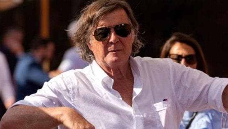 Adriano Panatta, nuova vita in tv: “Che noia il politicamente corretto, non si può dire niente. Le donne? Mai stato un provolone. Non gioco più, mi incavolo troppo. E se spingo mi faccio male”