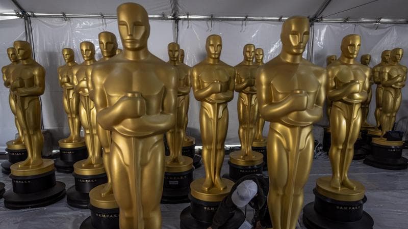 Le statue degli Oscar che occuperanno il Dolby Theatre nella Notte delle stelle
