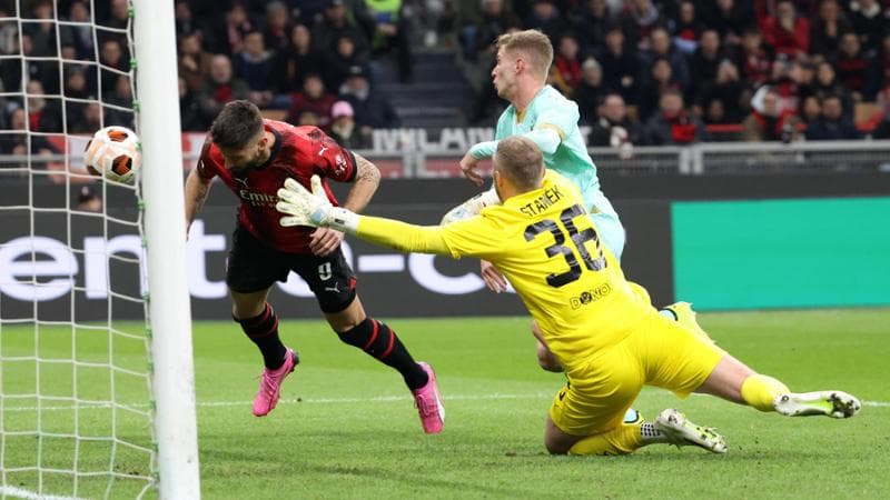 Giroud firma il gol dell'1-0