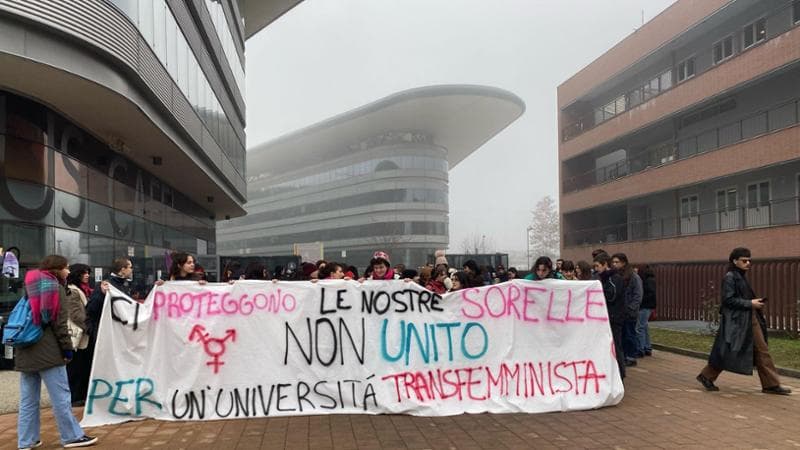 Molestie all’università. “Il relatore mi toccava durante la correzione della tesi”. “Il prof mi disse che potevo fare la escort”. Nel dossier dell’Udu centinaia di casi
