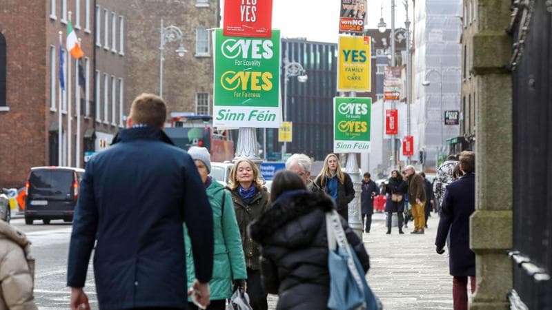 8 marzo, in Irlanda al via il referendum per cambiare la Costituzione sessista. La vittoria dei “sì” non è scontata
