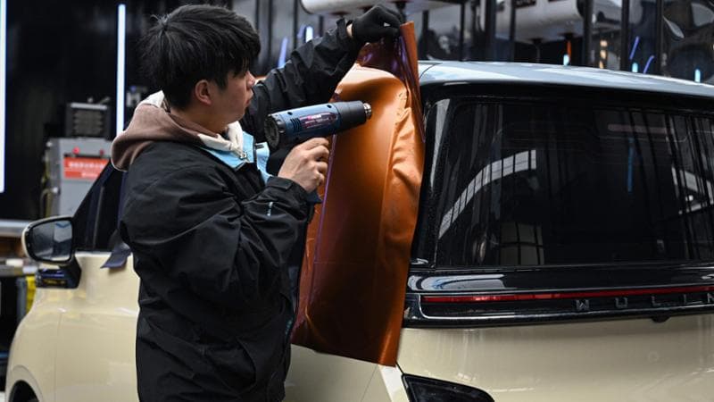 Auto, scatta la prima risposta europea a Pechino: via alla registrazione delle vetture elettriche cinesi