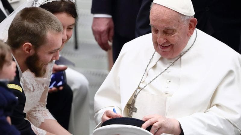 Papa Francesco durante un'udienza