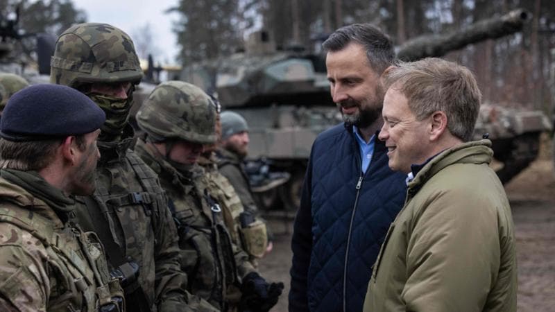 “Attacco informatico russo in volo”, paura per il ministro della Difesa britannico Schapps di ritorno dalla Polonia