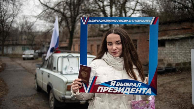 Elezioni in Russia: lotterie, pranzi e concerti gratis, così Putin seduce gli elettori per sconfiggere l’astensionismo