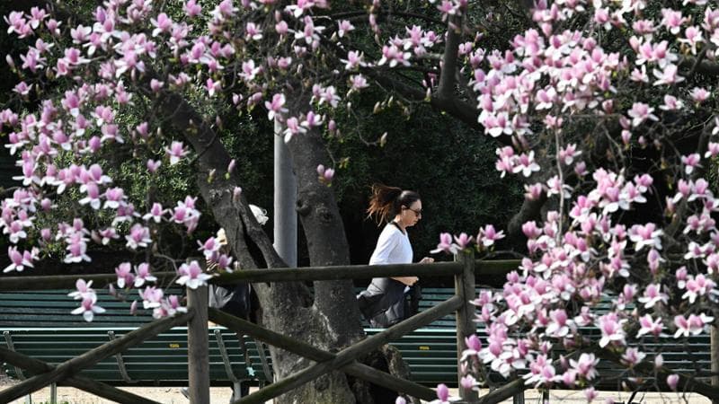 Previsioni meteo, weekend quasi primaverile con sole, temperature miti ma anche qualche rovescio