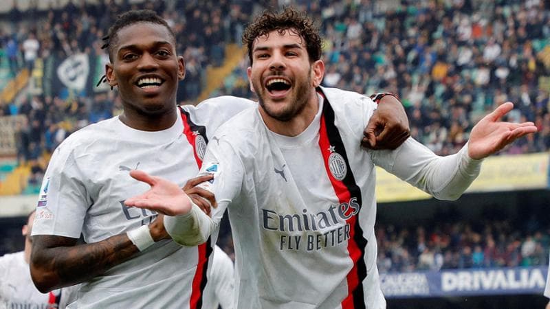 Theo Hernandez esulta dopo il gol