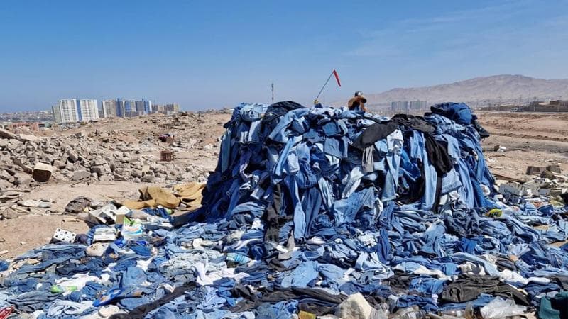 Nel deserto dell’Atacama, la lotta degli stilisti cileni contro i rifiuti del fast fashion occidentale