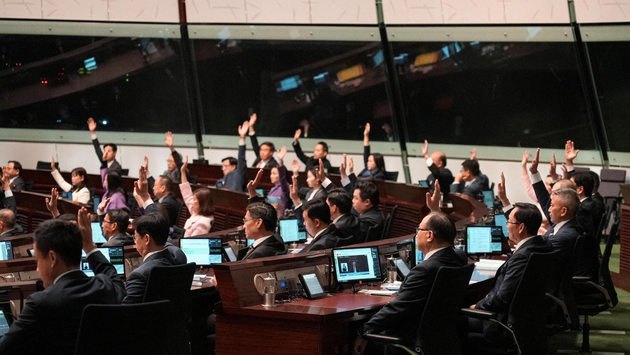 香港、国家安全維持法：反乱には終身刑が予想される