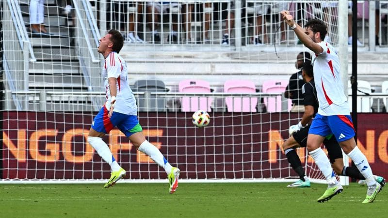 Retegui esulta dopo il gol
