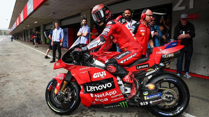 Pole position MotoGp Portogallo: Bastianini davanti a tutti, Bagnaia ...