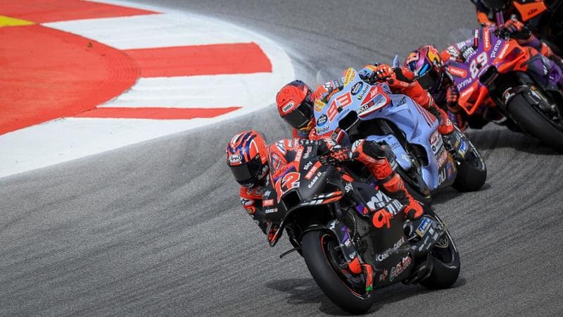 Maverick Vinales davanti a tutti