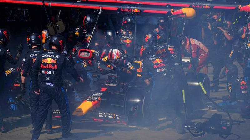 La Red Bull di Verstappen ai box