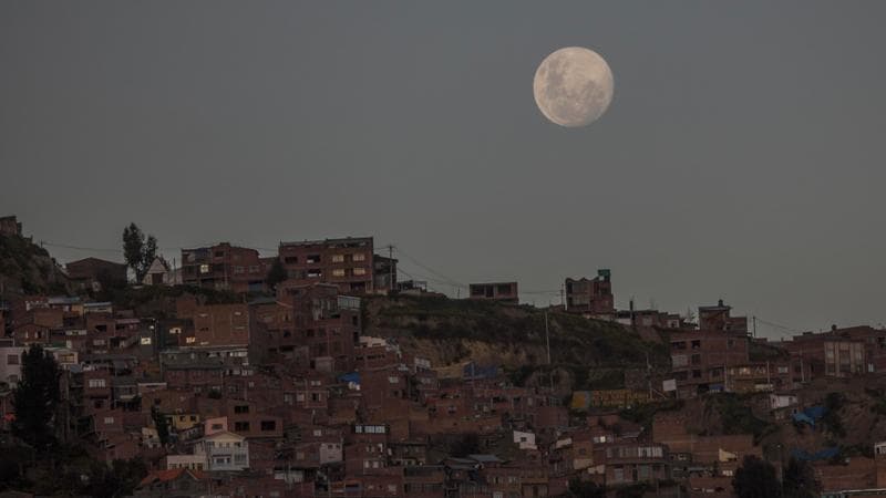 Stanotte l’eclissi penombrale della Luna del Lombrico: quando e come vederla in Italia
