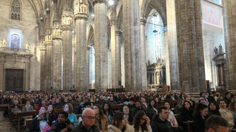 Veglia di preghiera nella notte di Pasqua al Duomo di Milano