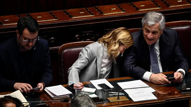 L’ira di Meloni contro Salvini: “C’è chi punta a dividere il centrodestra”. L’ipotesi di un rimpasto dopo il voto di giugno