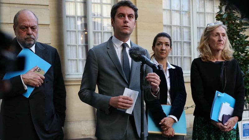 Parigi, tensioni e polemiche sul velo islamico in un liceo