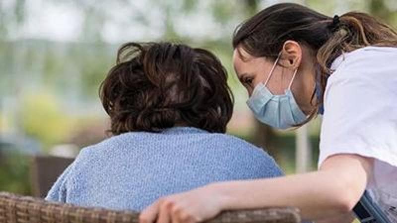 Famiglie e anziani traditi. Il governo risparmia sui non autosufficienti