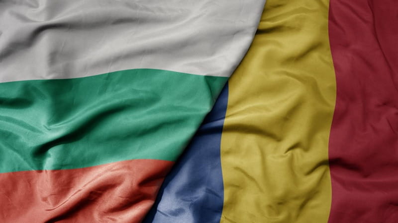 LE BANDIERE BULGARA E RUMENA