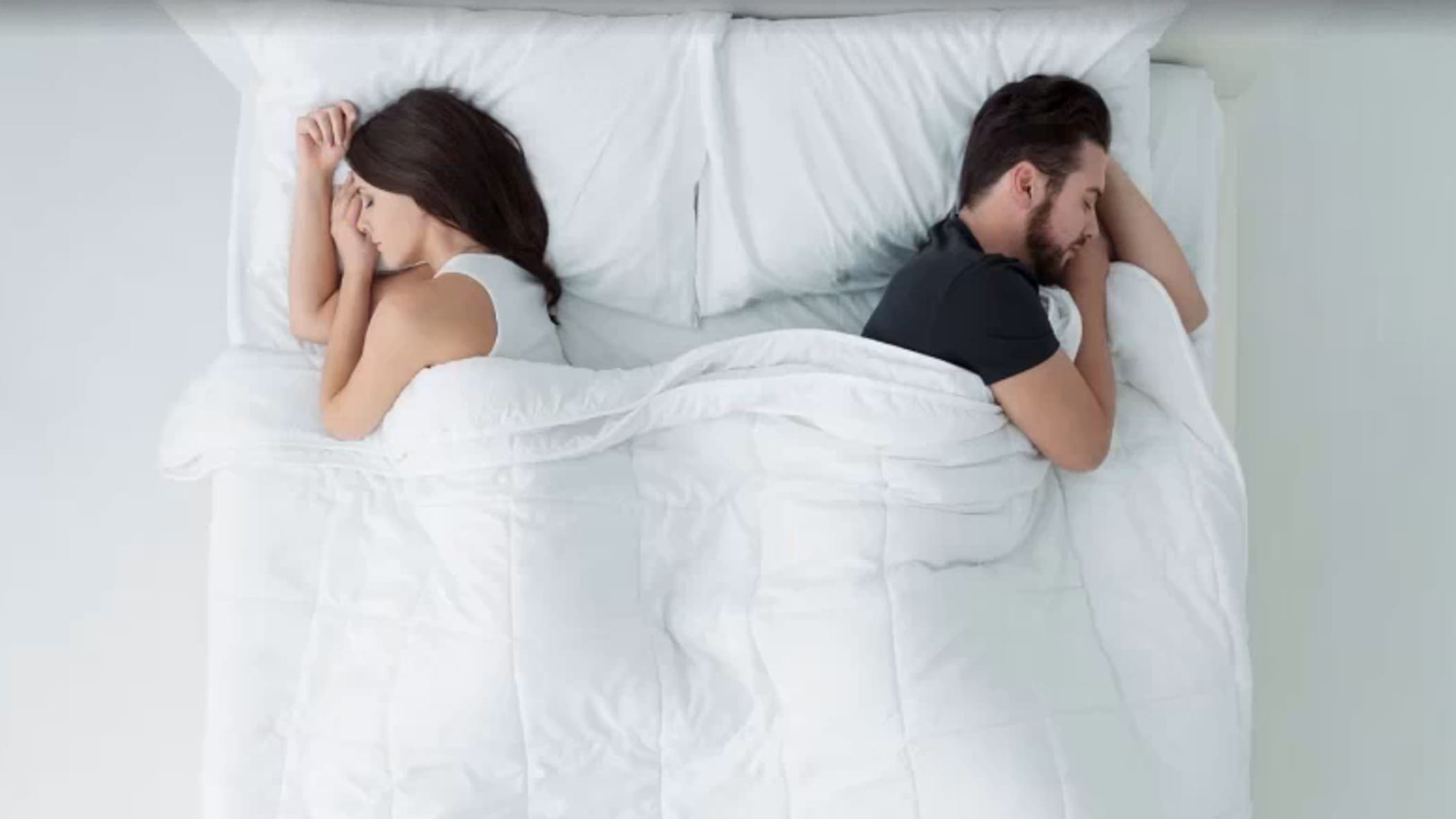 米国の調査は「睡眠離婚」の傾向を裏付ける：「別々に寝るカップルはより幸せである」