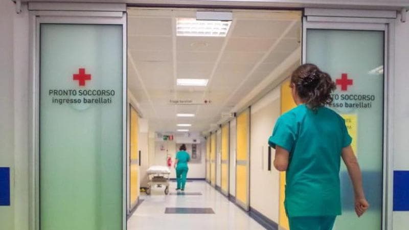 Sanità, l’ultimatum delle Regioni: “Stop ai tagli o andremo dalla Corte costituzionale”. Ragioneria dello Stato: “Fondi Lea usati per coprire inefficienze regionali”