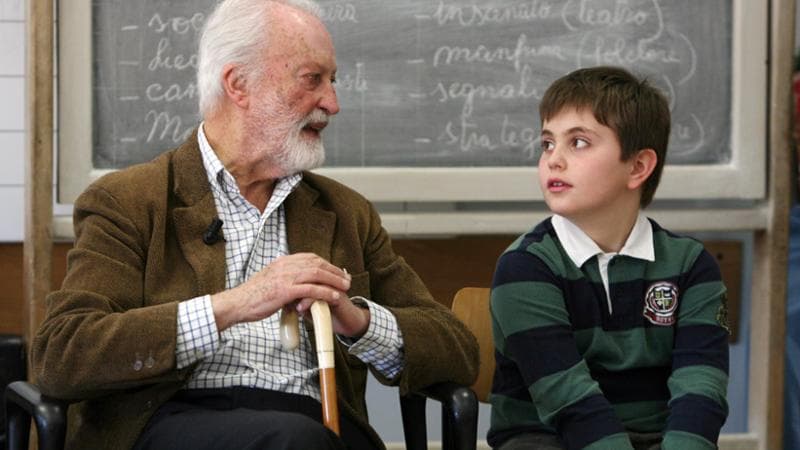 Simone Viola, da bambino a scuola, con il nonno Eugenio Scalfari (6 aprile 1924-14 luglio 2022)